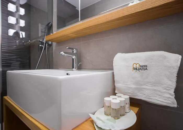 Mijama Bed & Breakfast 4*