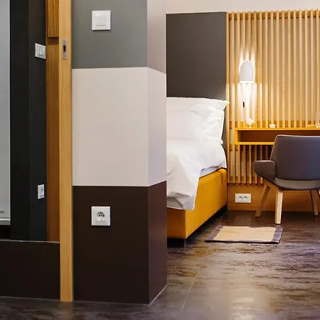 לינה וארוחת בוקר Mijama 4*